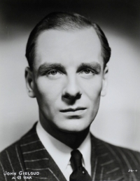 John_Gielgud_in_Secret_Agent_(1936)